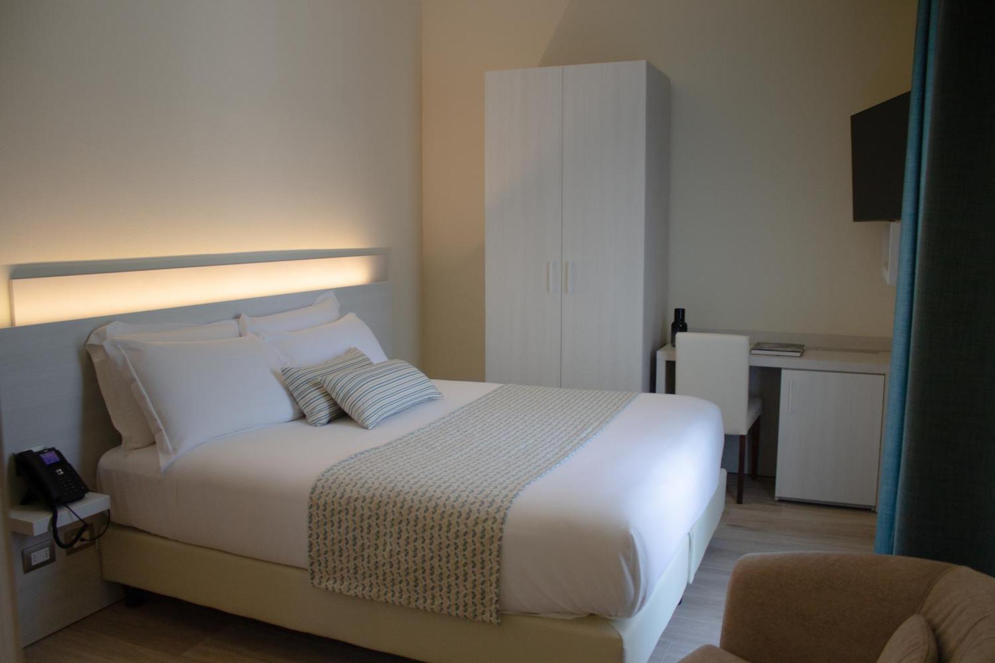 Doride Suites Boutique Hotel 마리나 디 카라라 외부 사진